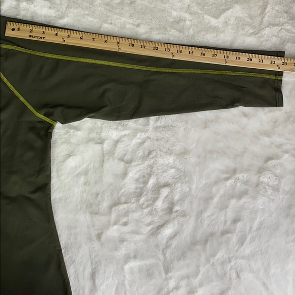 Northface Lightweight Flashdry 1/4 Zip Pullover - Picture 7 of 8